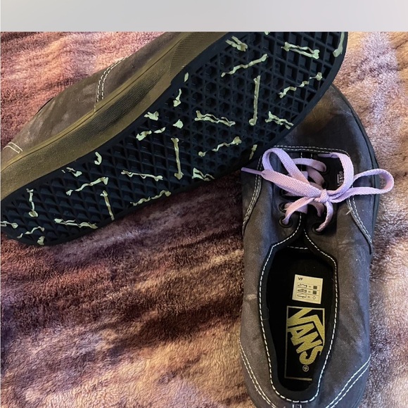 Vans Black Sneakers with Lavender Accents - Picture 1 of 3